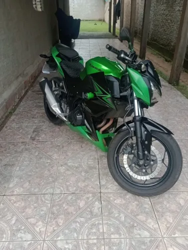 Kawasaki Z300 (Único Dono)
