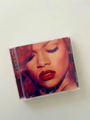 Cd Rihanna Loud