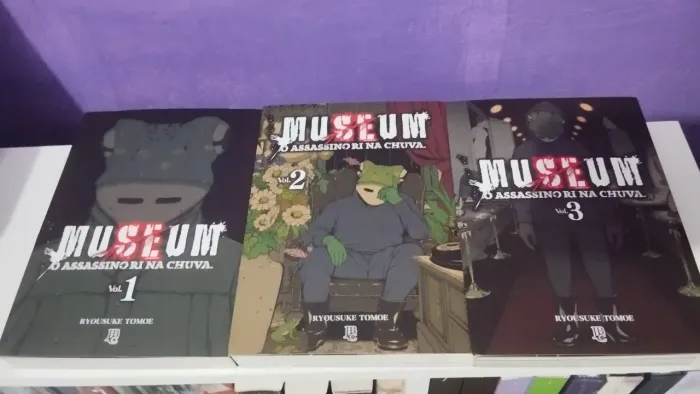Mangá Coleção Completa Museum -O Assassino ri na chuva