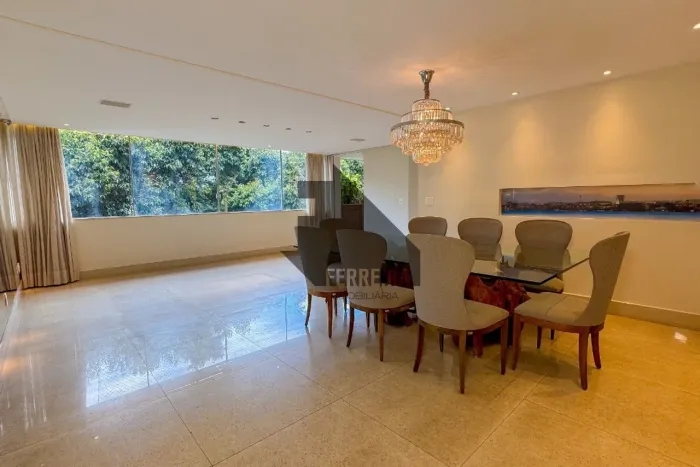 Apartamento amplo semimobiliado na SQS 316 Asa Sul