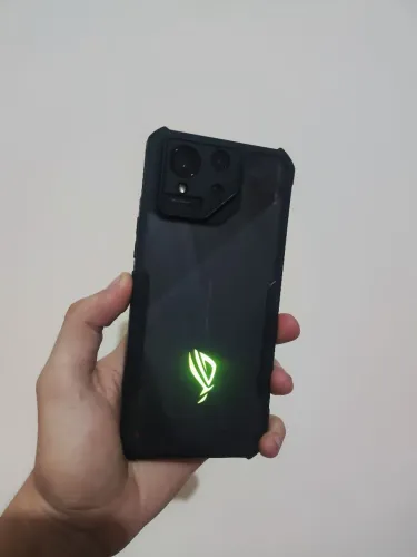 ROG PHONE 8