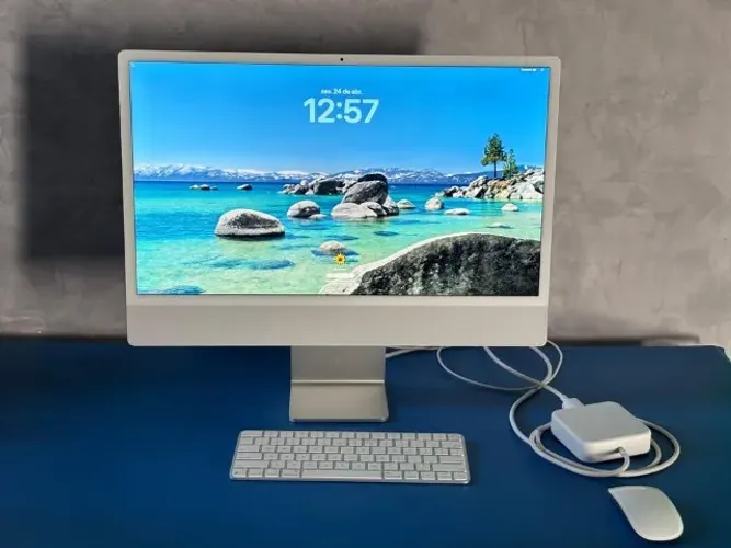 iMac Apple Tela Retina 24" 4.5K, Chip M3, CPU 8 Núcleos GPU 10 Núcleos, SSD 512GB, Pratead