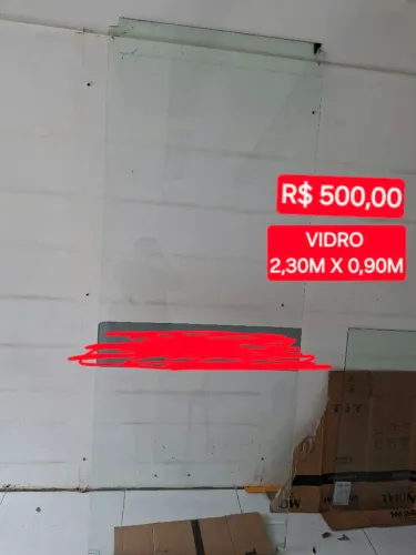 Vidro inteiro 2,30M X 0,90M.