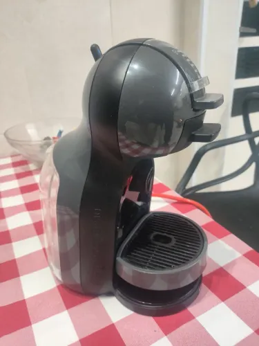 Cafeteira Nescafé Doce Gusto