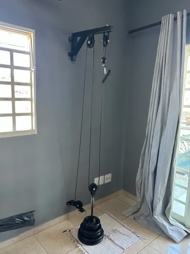 Estação de musculação / Cross over de parede 