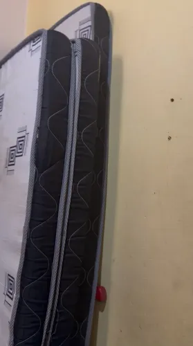 Vendo 1 colchão fino solteiro