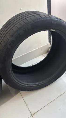 Pneu 325/35/ZR 22.   XL MERCEDES