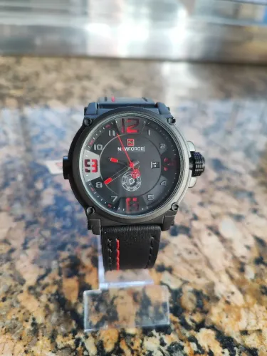 Relógio naviforce com pulseira em couro (novo)