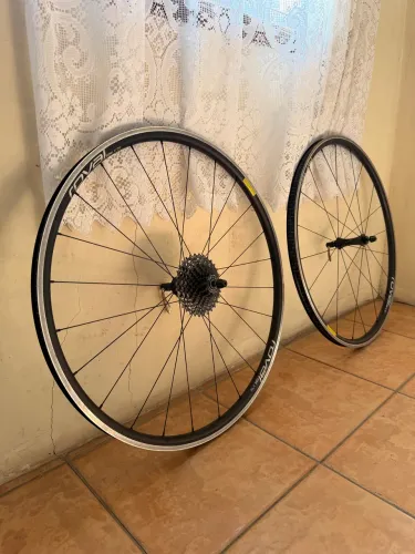 ROVAL SLX 24 | RIM BRAKE | 700C |DT SWISS 350 | 11V | TUBELESS READY | COM CAIXA