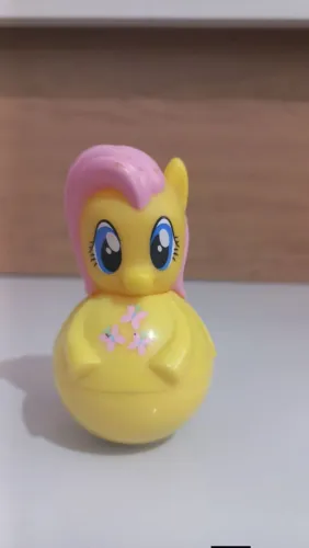 Pônei miniatura Fluttershy modelo João-bobo