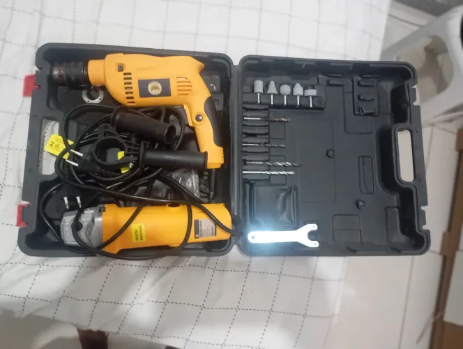 MALETA DE FERRAMENTAS COM FURADEIRA+ESMERILHADEIRA