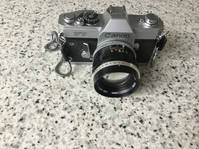 MÁQUINA FOTOGRÁFICA CANON FT QL