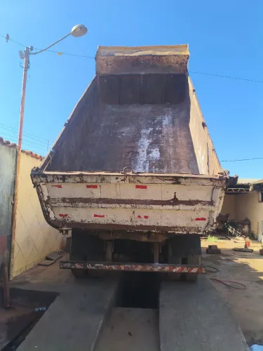 Caçamba caminhão