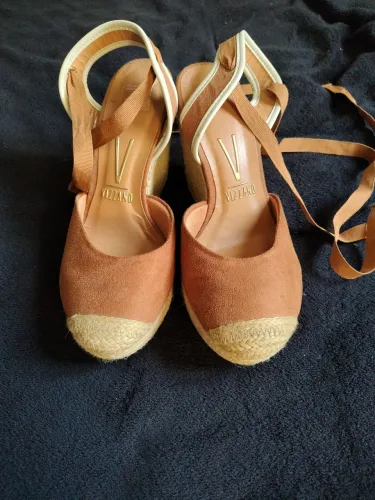 Sapato Anabela vizzano