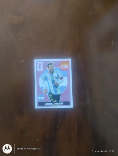 Figurinha da copa Lionel messi roxo bordo