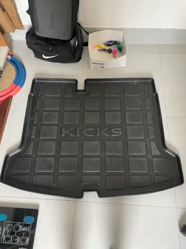 Tapete estilo bandeja para porta malas da Kicks