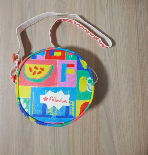 Bolsa menina Fábula