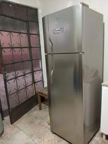 Vende geladeira, Eletrolux , Frost Free, 371 ltrs cinza duplex