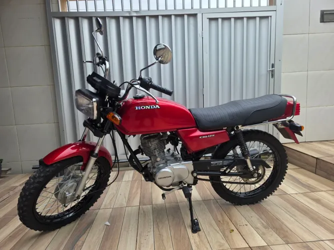 Honda CG 125 1983 Restaurada - Padrão Original