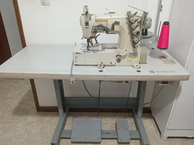 Vendo maquina industrial galoneira