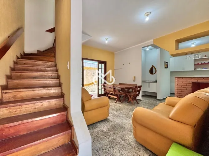 Casa à venda em Villagio a 400m da praia no Jardim Indaiá, Bertioga/SP