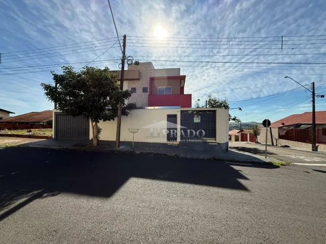 Sobrado com 3 dormitórios para alugar, 145 m² por R$ 2.500,00/mês - Brasilia - Ibiporã/PR