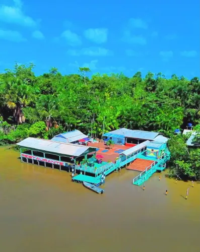 Restaurante e Chalés na Ilha do Combu - Porteira Fechada 