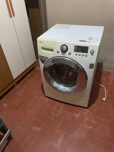 Lava e seca LG
