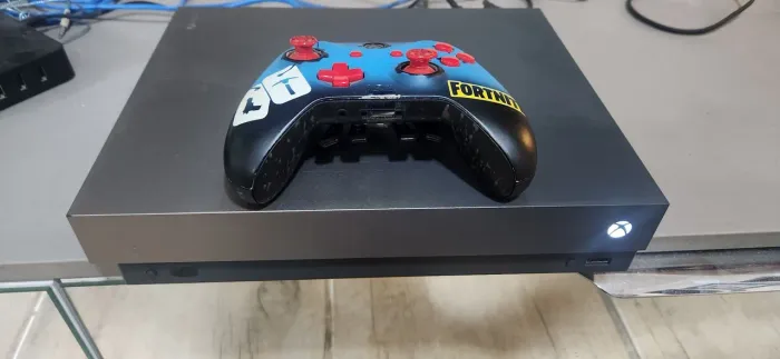 Xbox One x edição Gold 