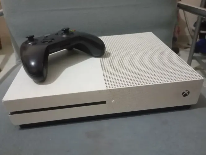 Xbox one S (com defeito) 