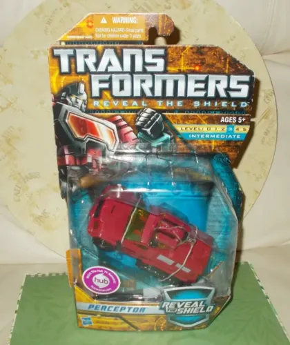 Transformers De luxe Class Reveal of the Shield Perceptor