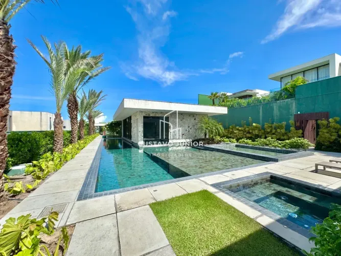 Casa em condomínio fechado para venda com 669m², 04 suítes, 07 vagas, no bairro De Lourdes