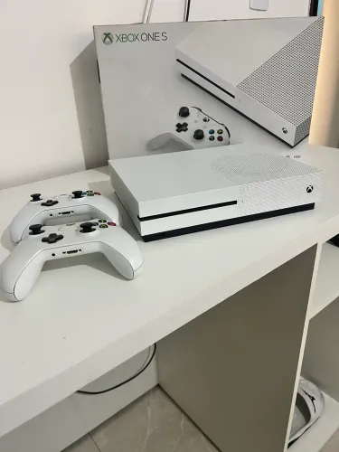 Xbox one s com jogos 