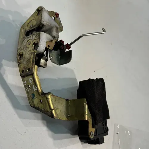 Fechadura Porta Dianteira Esquerda Chery Qq 1.0 3cc 2015