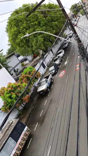 3/4 com varanda próximo ao Largo de Roma, em uma ótima localização, próximo às praias da