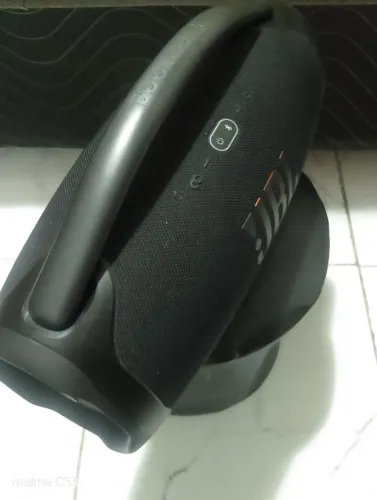 Boombox 3 com 1 ano de uso
