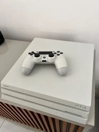 Vendo PS4 Pro 1tb
