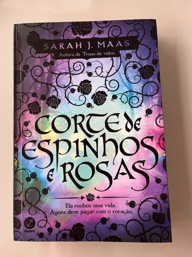 Livro - Corte de Espinhos e Rosas 