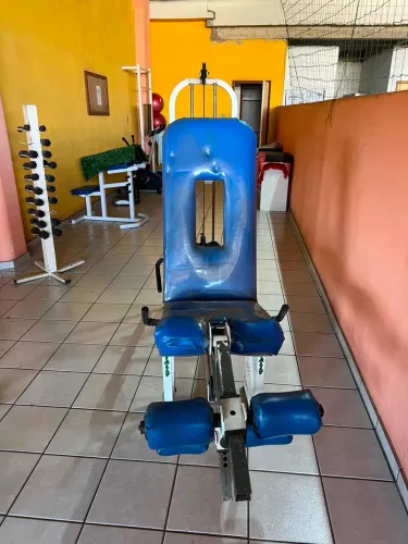 Cadeira flexora e extensora musculação