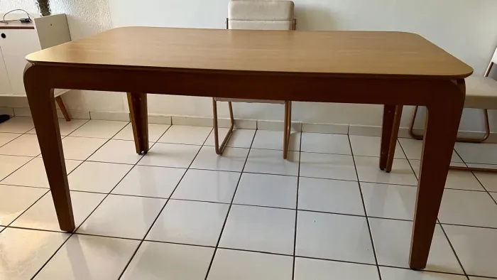 Vende-se mesa para 6 lugares