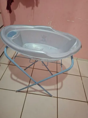 Banheira para bebê com suporte