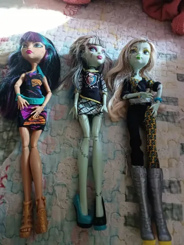 Lote de bonecas  . Monster High. 