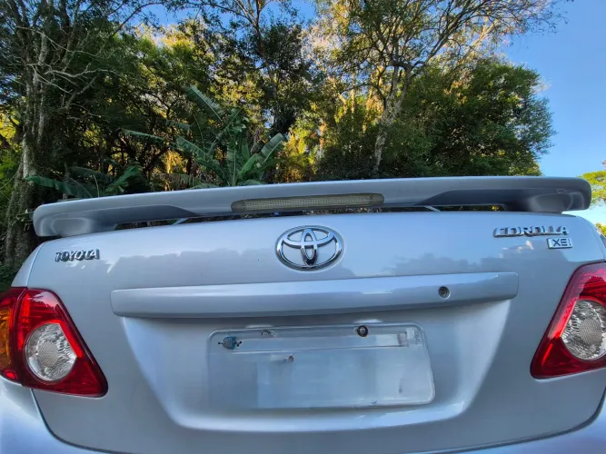Aerofólio com break light para Toyota Corolla