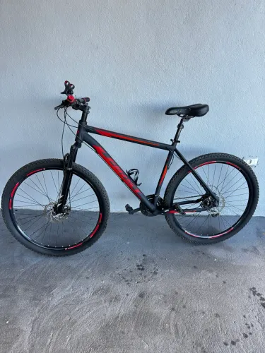 BICICLETA USADA FIRST ARO 29