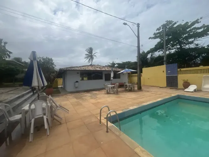 4/4 na praia de buraquinho, suite terrea