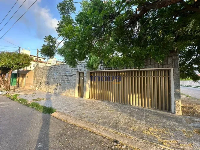 Casa com 3 dormitórios à venda, 300 m² por R$ 650.000,00 - Castelão - Fortaleza/CE