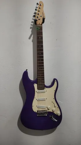 Guitarra Giannini STR G100