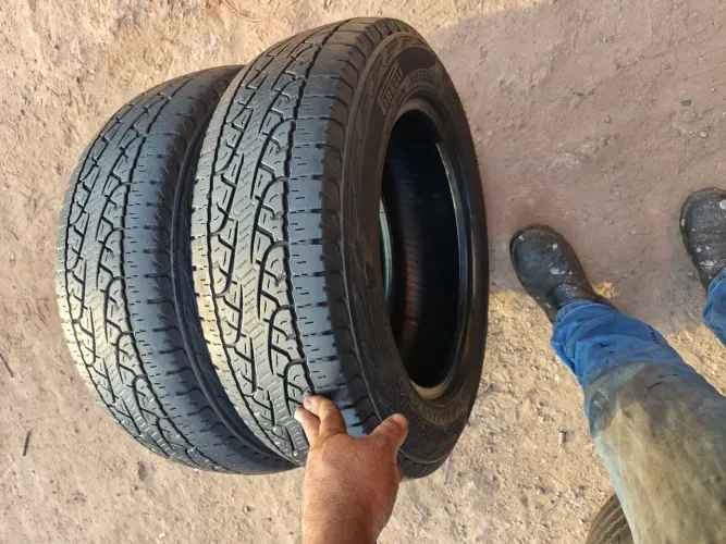 2 pneus top 225/65/17 Pirelli Scorpions