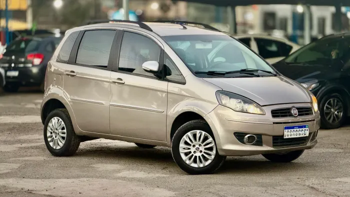 Fiat Idea Attractive 1.4 Fire Flex 8V 5P 2012