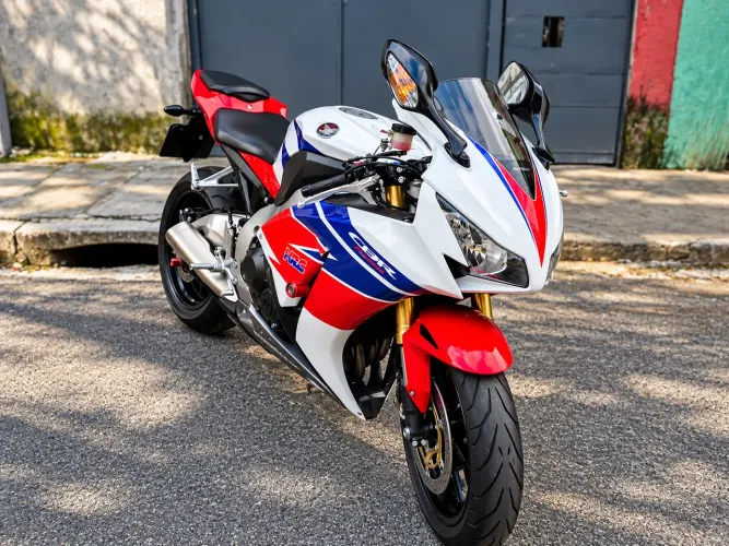 Honda CBR 1000 RR Fire Blade 2013